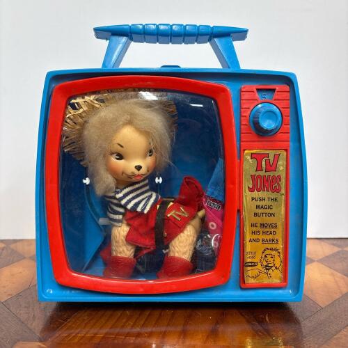 Vintage 1966 Remco TV Jones Battery-Operated Toy Dog in TV Case with Outfits & Accessories