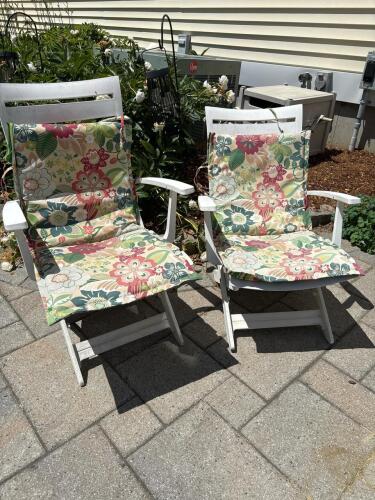 Set of 2 White Resin Folding Outdoor Patio Armchairs with Floral Cushions