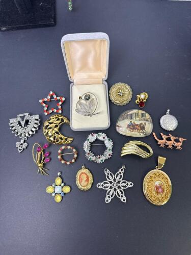Vintage Brooch & Pendant Lot