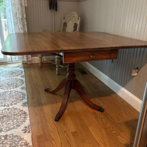 Duncan Phyfe Drop-Leaf Pedestal Table