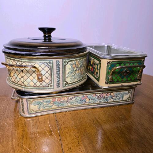 Vintage Pyrex 232 2L Amber Glass Casserole Bakeware Set with Decorative Metal Carriers & Lid