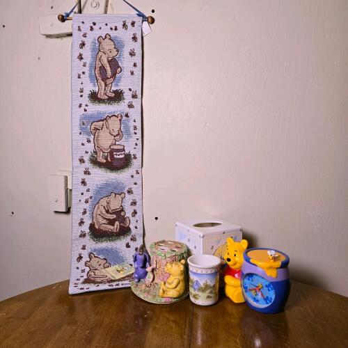 Disney Fantasma Winnie the Pooh Character Clock & Bathroom Set, Complete, Circa 2002, Ceramic & Plastic