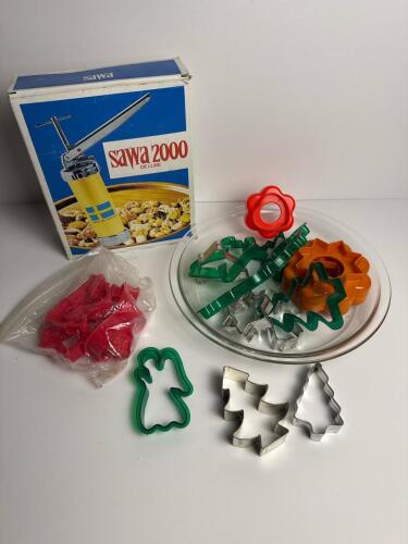 Vintage Sawa 2000 De Luxe Cookie Press & Cutter Set