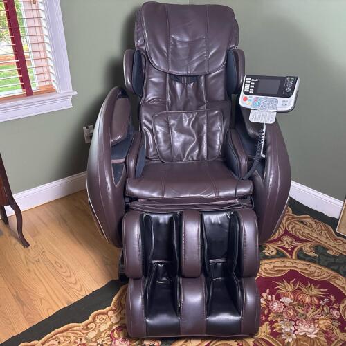 Wow! Osaki Full Body Massage Chair - Retails $2500 and up