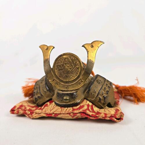 Vintage Miniature Japanese Samurai Kabuto Helmet Ornament