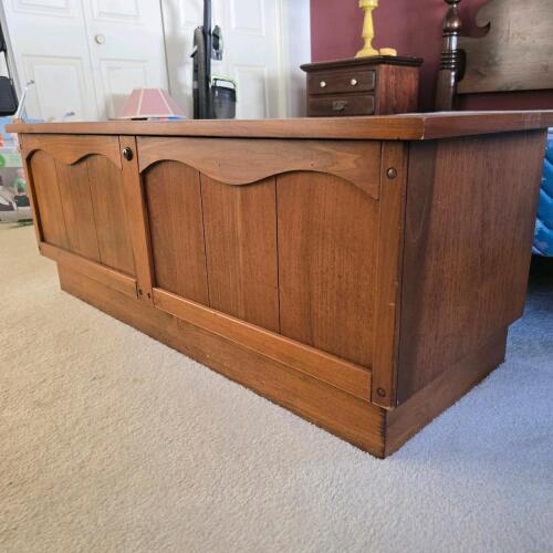 Vintage Lane Cedar Chest, 46"x17"x17"