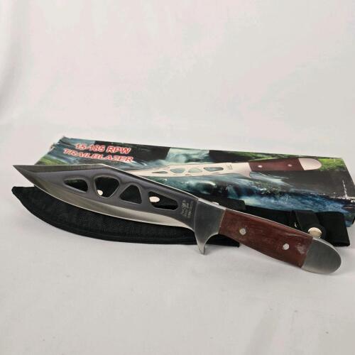 Frost Cutlery Flying Falcon Trailblazer Knife