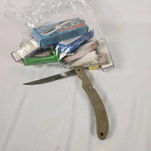 Lot of Folding Pocket Knives &ndash; Frost Cutlery, Buck, Lockback, Mixed Models, Stainless Blades