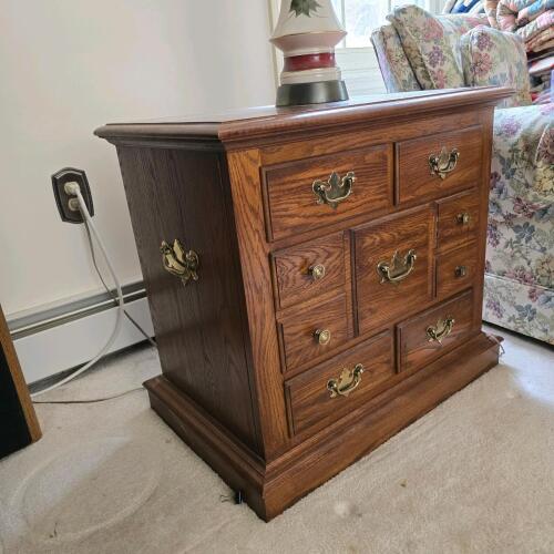 Pennsylvania House Solid Oak 8-Drawer Nightstand