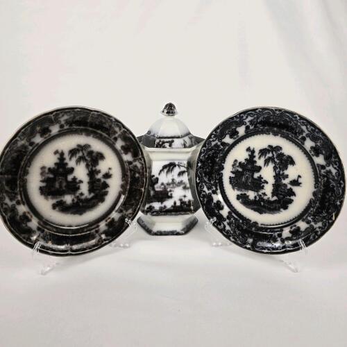 Antique BRW & Co. Korean Pattern Transferware Set &ndash; 2 Plates & Covered Sugar Bowl