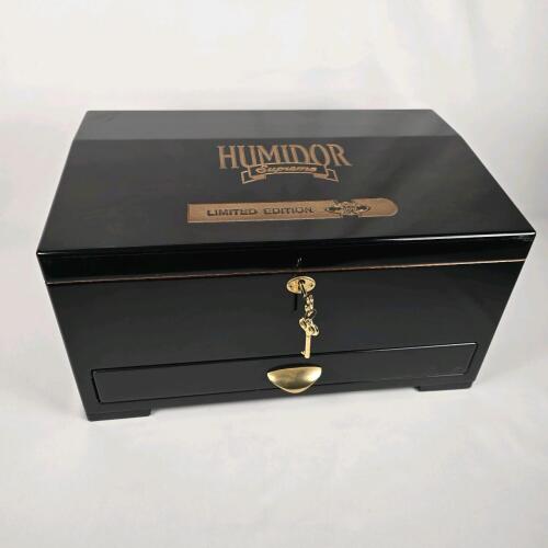 Humidor Supreme Limited Edition 2000, Black Lacquer, Lock & Drawer