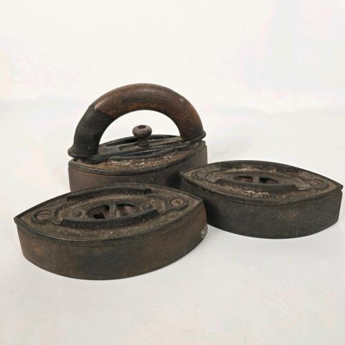Antique No. 50 Cast Iron Sad Iron Set with Detachable Wooden Handle