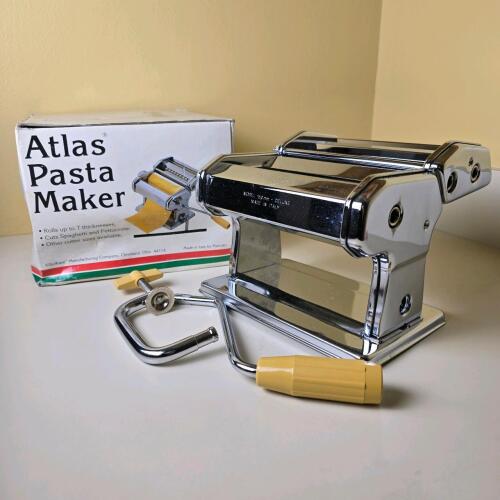 Atlas 150 mm Deluxe Manual Pasta Maker, Made in Italy, Chrome Steel, Spaghetti & Fettuccine