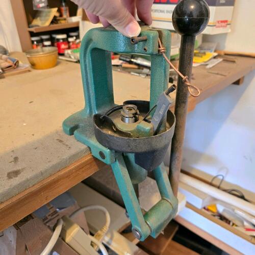 RCBS Rock Chucker Single-Stage Reloading Press, Cast Iron, O-Frame, Primer Catcher, Ball Handle