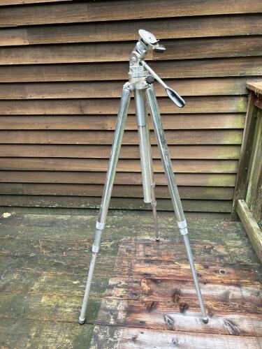Vanguard MP-15 Monopod and Classic Aluminum Tripod Set