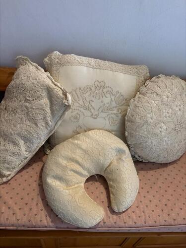 Four Vintage Ivory Lace & Embroidered Decorative Throw Pillow Set w/ LMI Neck Travel Pillow