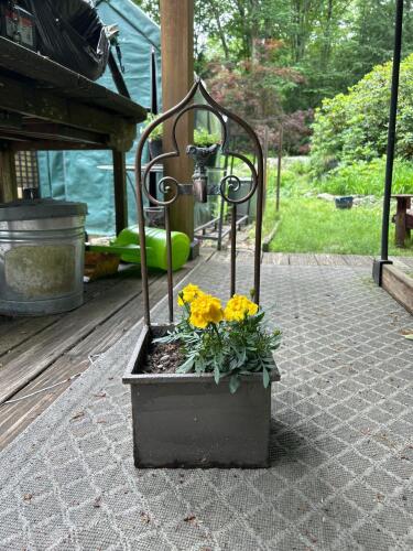 Decorative Metal Garden Planter Box with Bird Faucet Accent