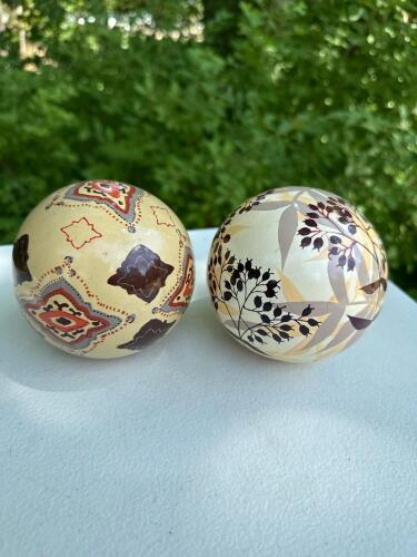 Painted Decorative Lawn Bowling Orbs