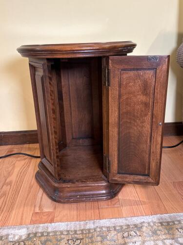 Traditional Round Wooden End Table Cabinet