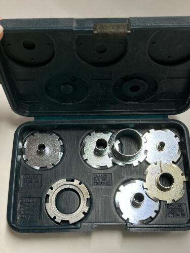 Bosch Router Template Guide Kit, 7 Bushings + Adapter
