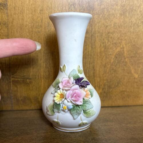 Miniature Vintage Lefton Japan Ceramic Bud Vase