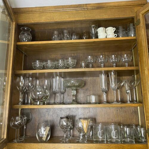 Large Mixed Pickers Lot Of Glassware