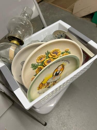 Small Decor and Plate Lot