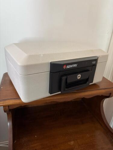 Sentry 1100 Fireproof Safe - No Key