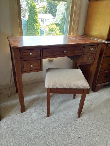 Cheyenne Products Vanity Desk with Stool