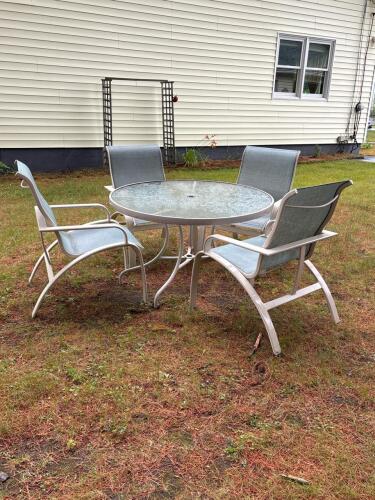Round Glass Patio Dining Table Set with 4 Mesh Sling Chairs