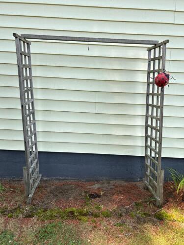 Wooden Garden Arbor Trellis