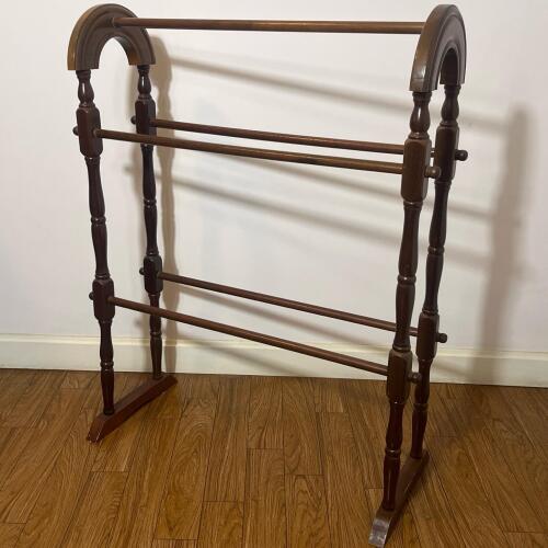 Traditional Style Dark Finish Wood Quilt Rack Stand