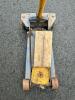 Heavy Duty 3 Ton Hydraulic Floor Jack - 2