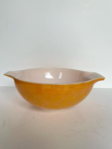Pyrex Yellow Daisy Mixing Bowl, Vintage USA Glass