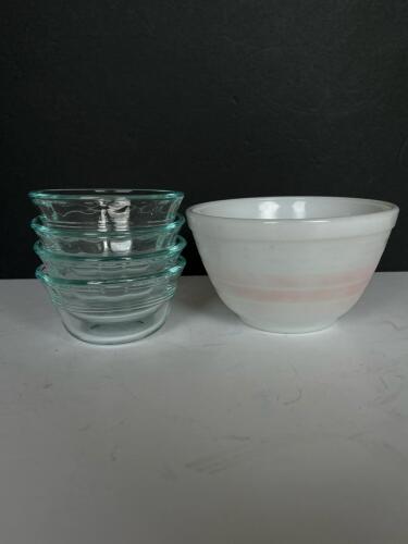 Pyrex Mixing Bowl Set:1 Pink Stripe Bowl & 4 Clear Cups