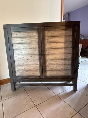 Home Meridian International Hall Chest with Contents