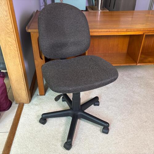 Vogel Peterson Adjustable Swivel Office Chair