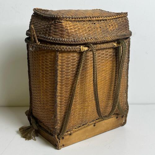 Hand-Woven Wicker Pack Basket with Lid and Braided Rope Straps