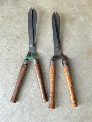 Pair of Vintage Truper Manual Hedge Shears