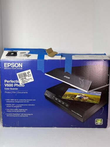 Epson Perfection V600 Photo Scanner in Box