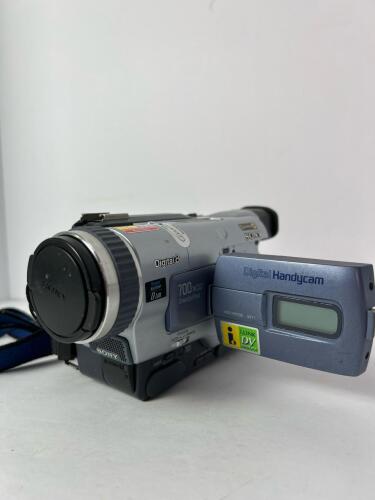 Sony DCR-TRV240 Digital8 Handycam Camcorder