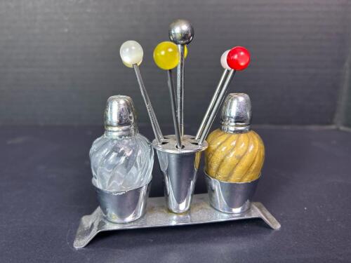 Vintage Small Dithridge & Sons Bulging Teardrop Condiment Set