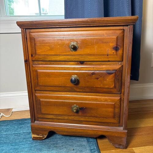 Wood 3-Drawer Nightstand with Dovetail Joints and Metal Knobs
