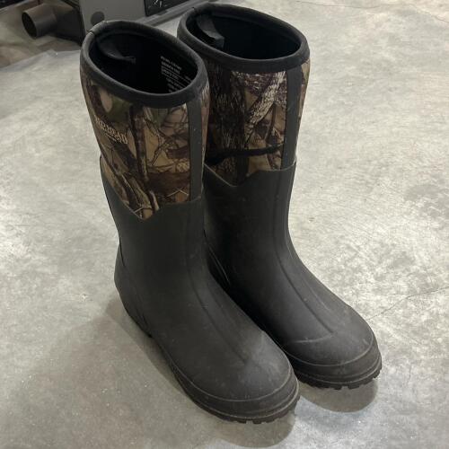 RedHead Men&rsquo;s Size 12 Waterproof Camo Rubber Boots