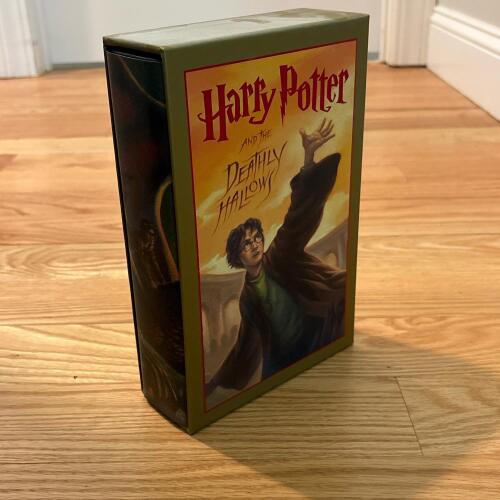 Harry Potter and the Deathly Hallows Deluxe Gift Edition - 2007