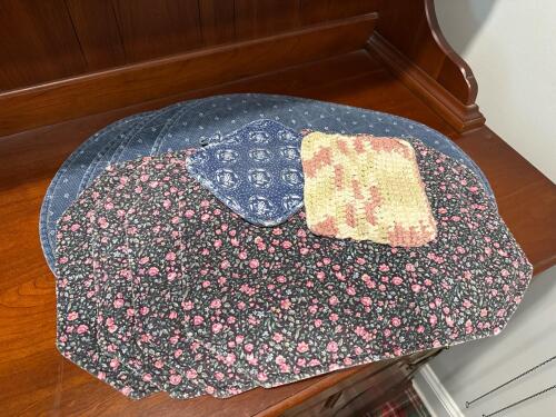 Assorted Quilted Placemats & Pot Holders Collection