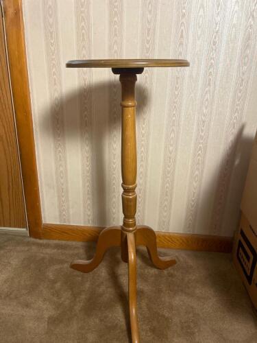 Traditional Wood Pedestal Tripod Side Table