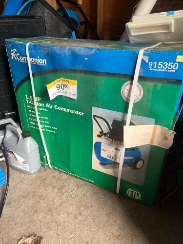 Companion 1.5 HP 7-Gallon Oil-Free Air Compressor