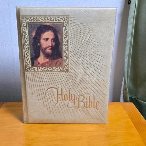 Fireside Family Edition Catholic Bible, NAB Translation, Gilded Edges