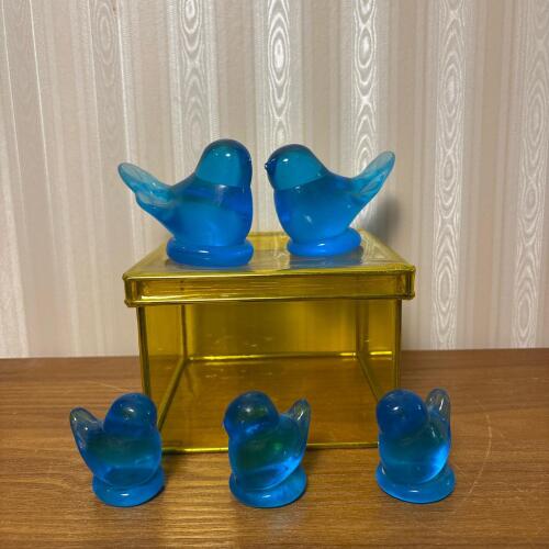 Five Leo Ward Signed Blue Glass Bird Figurines